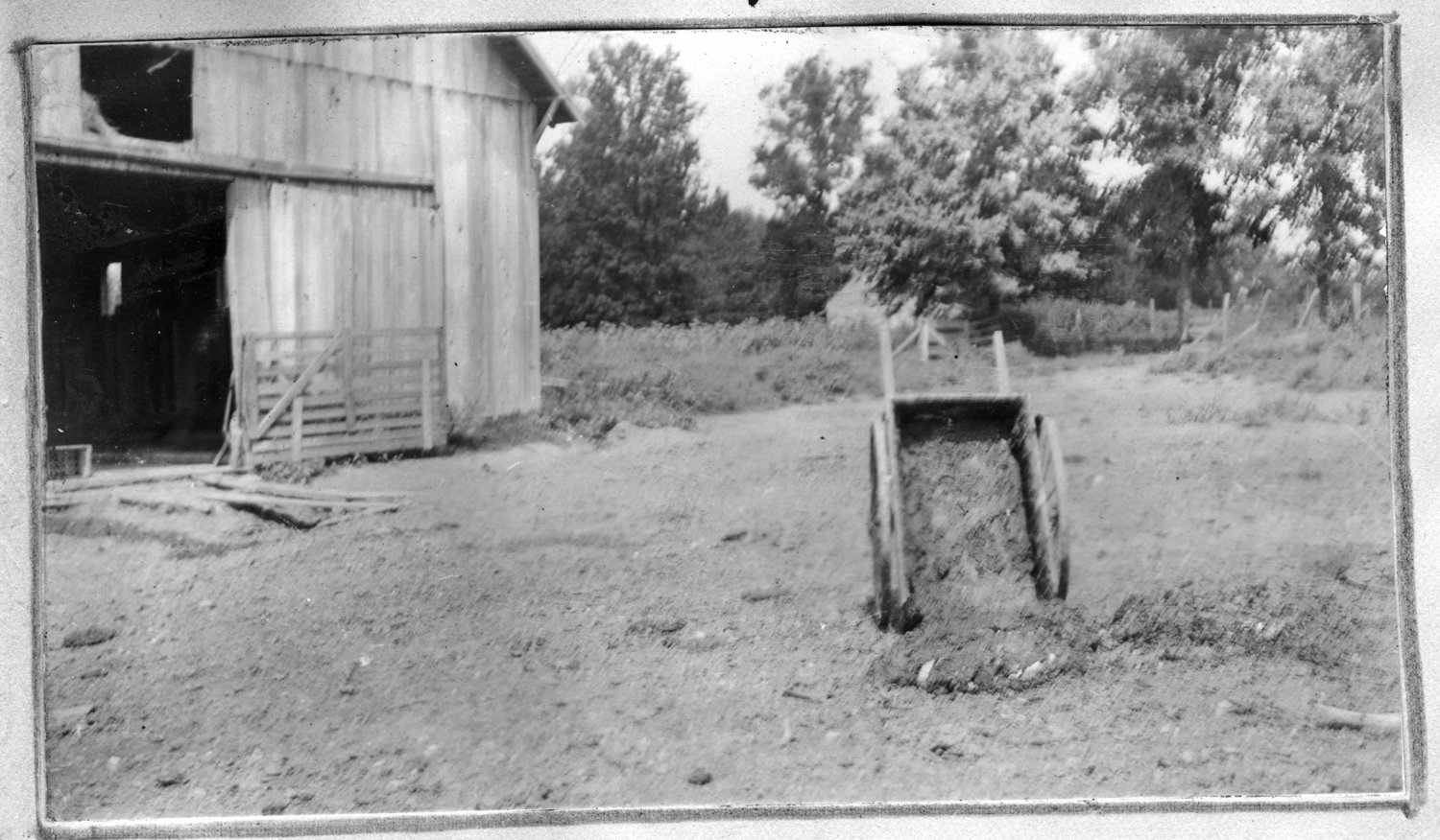 200~H. G. Clifton Barn.jpg